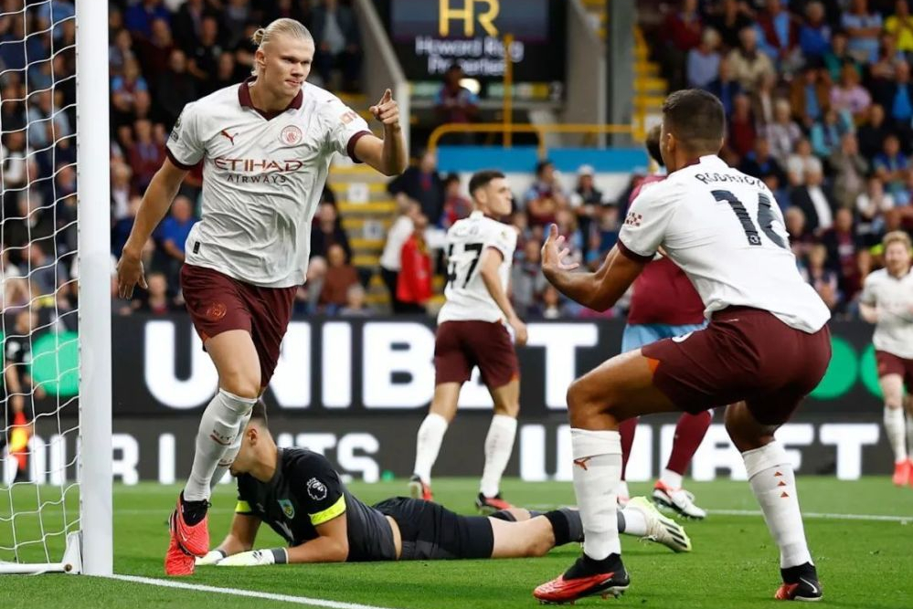  克莱蒙主场不敌里昂，德佩梅开二度主宰比赛